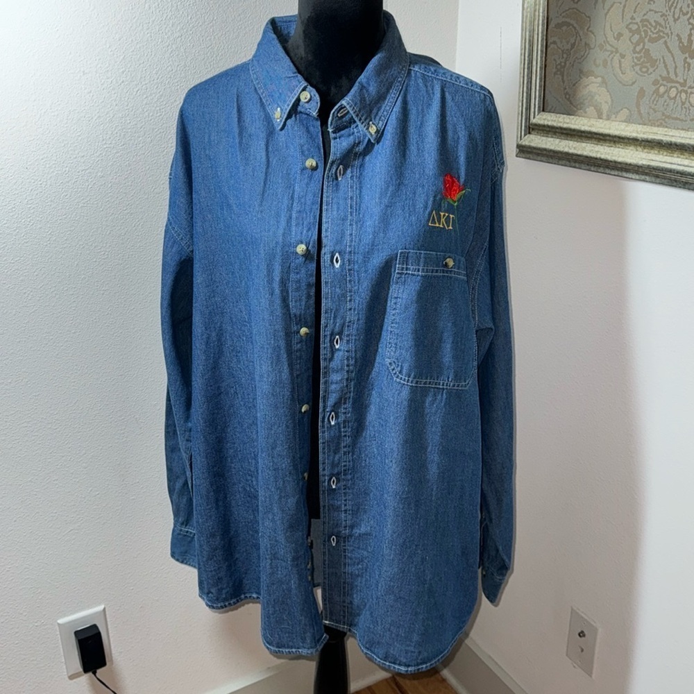 Delta‎ Kappa Gamma denim buttoned down shirt sz XL embroidered